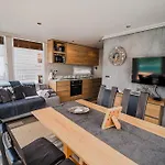 Campeggio Floating House Bravia