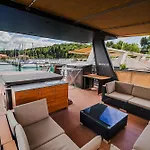 Campeggio Floating House Bravia *