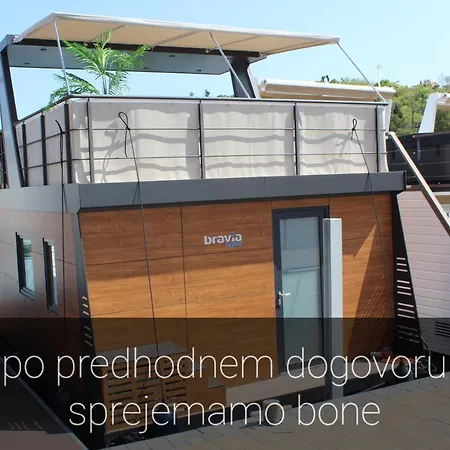 Floating House Bravia *