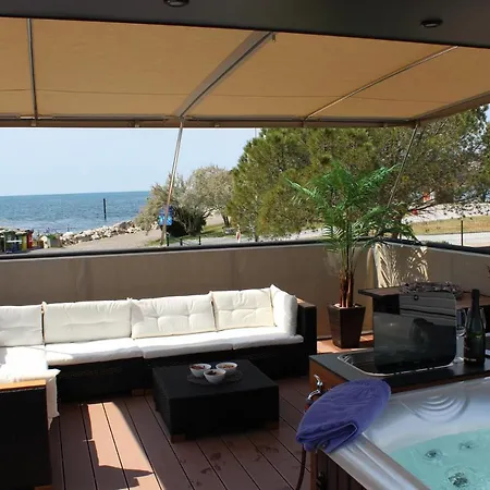 Kemp Floating House Bravia Portorož