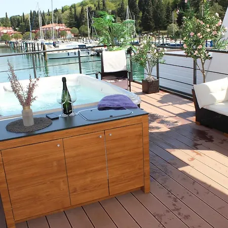Floating House Bravia Kemp Portorož