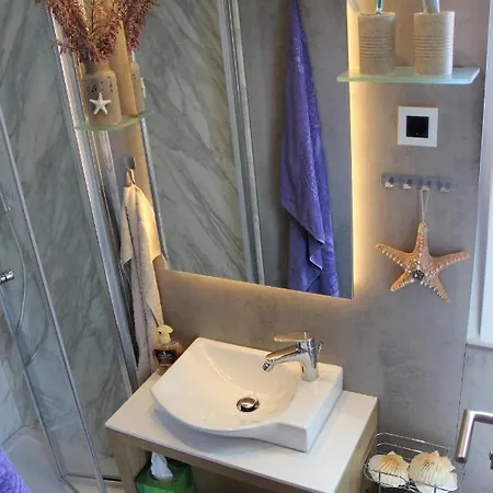 Campsite Floating House Bravia Portoroz
