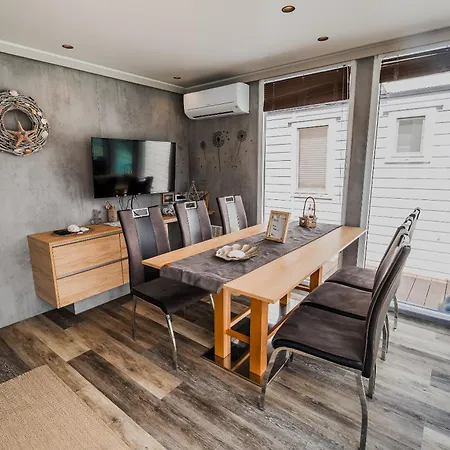 Floating House Bravia *