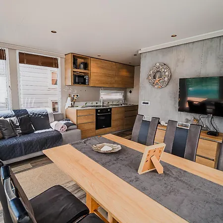 Camping Floating House Bravia