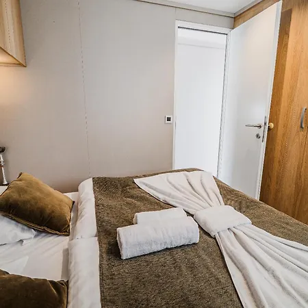 Floating House Bravia * Πορτορόζ