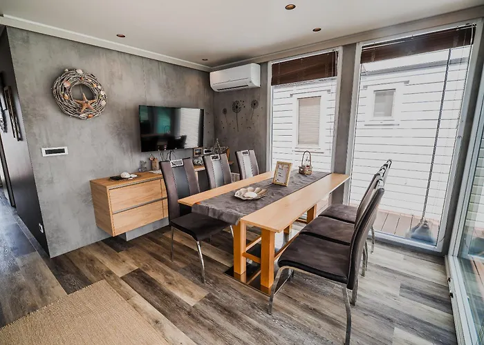 Floating House Bravia *