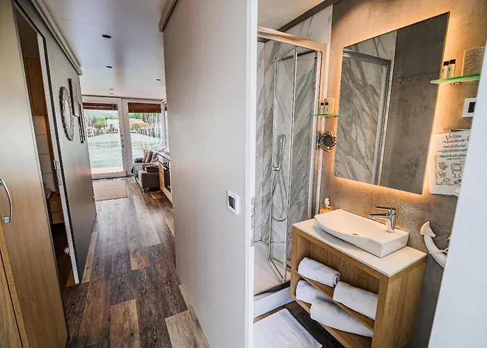 Floating House Bravia בפורטורוז