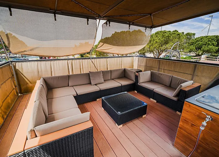 Floating House Bravia *