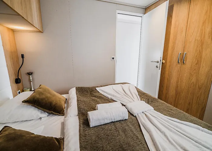 Floating House Bravia * ポルトローシュ