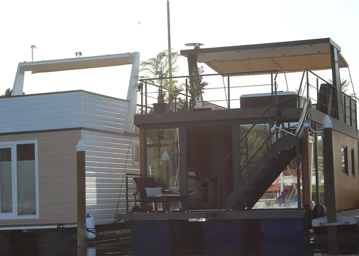 Floating House Bravia *